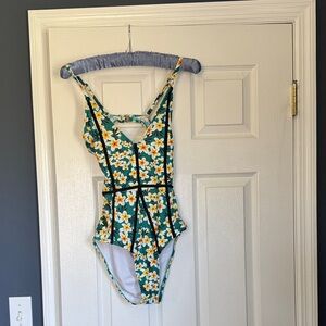 Cupshe Green Floral One-Piece Swimsuit with Yellow White Flowers